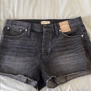 Madewell relaxed denim black shorts size 32